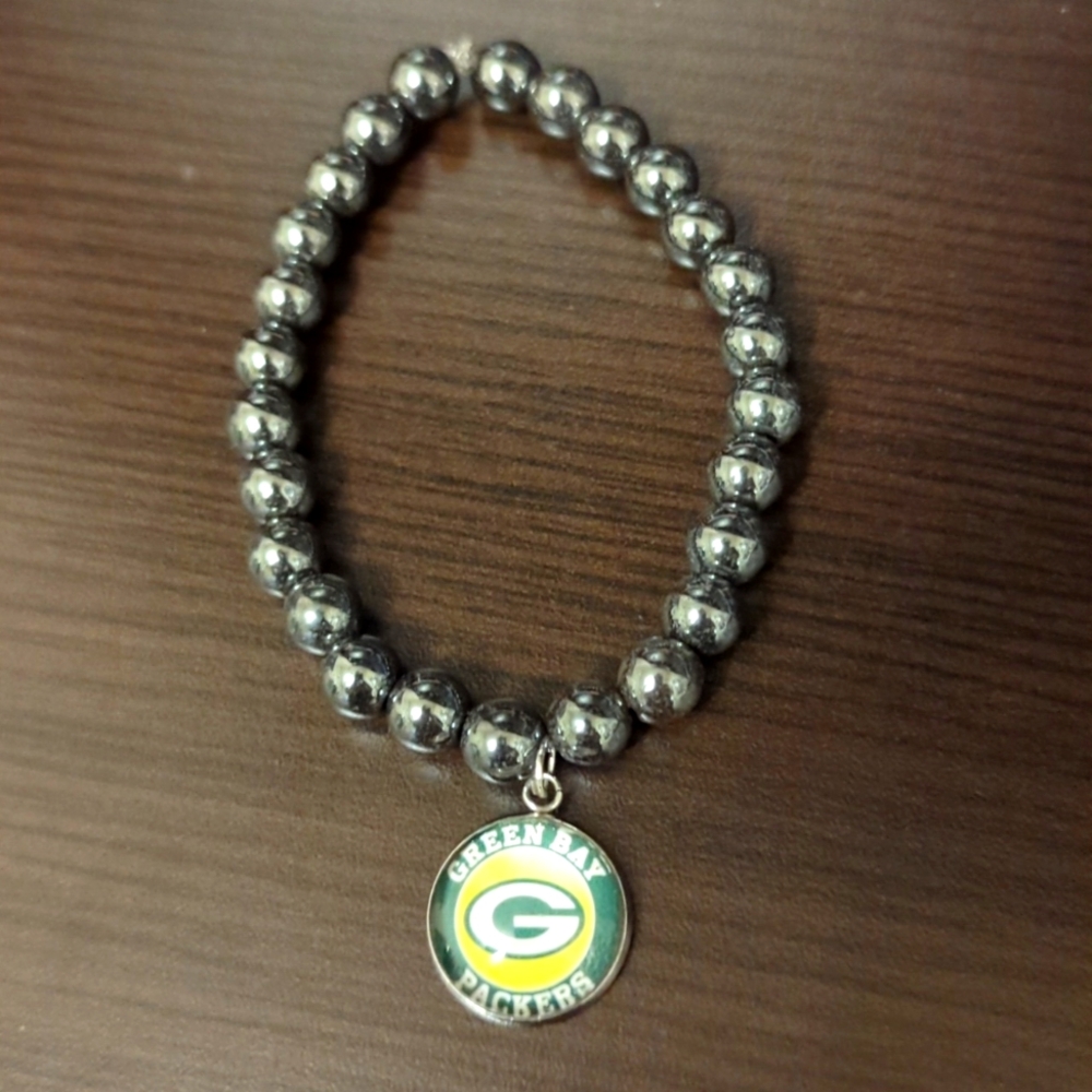 Green Bay Packer beaded Stretch Braclet